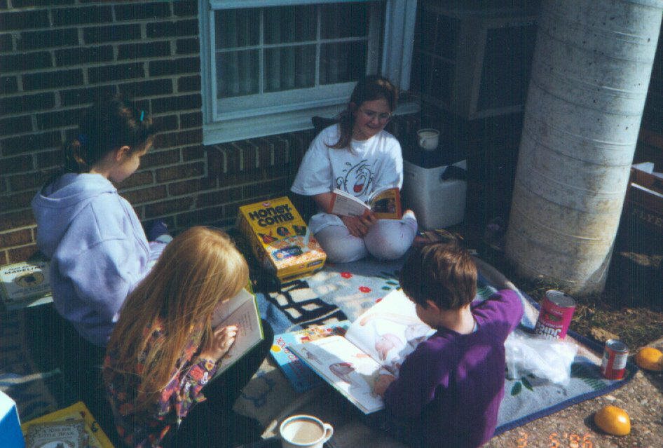 A Reading Picnic.